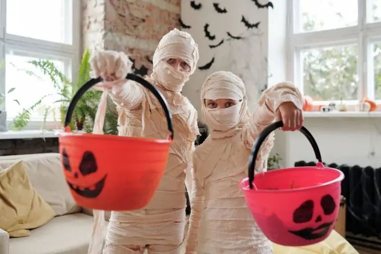 Recycled DIY Halloween Costume Ideas