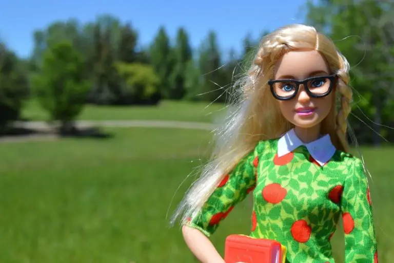 How To Get Musty Smell Out Of Collectible Barbie Clothes (and give vintage dolls a new life)