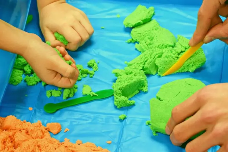 Moon Sand vs Kinetic Sand | What’s the difference?