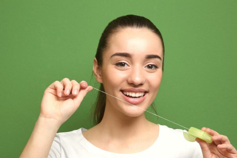 Is Dental Floss Sustainable? | + eco-friendly dental hygiene options