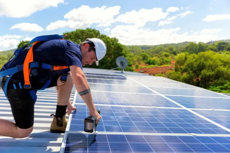 The Ultimate Guide to Solar Panel Charge Regulators: How to Choose & Install One